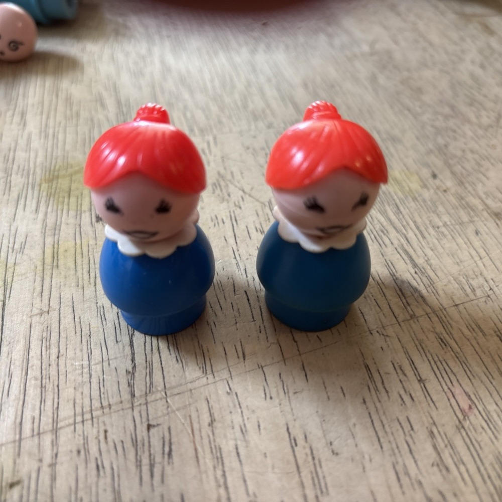 2 Vintage Fisher Price little people blue plastic teen girl/mom w/red hair
